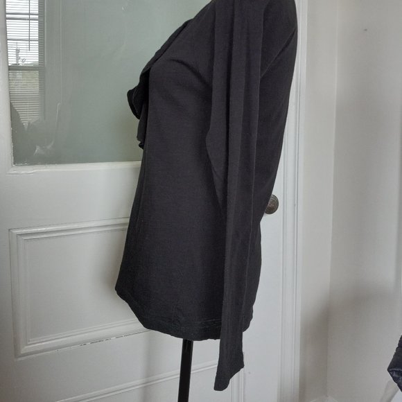 Lilla P Black Pima Cotton Long Sleeve Tee V Neck Ruffle Size S Made in Peru - Picture 6 of 12